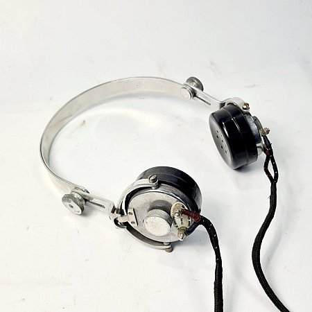 Period Headphones / Headset